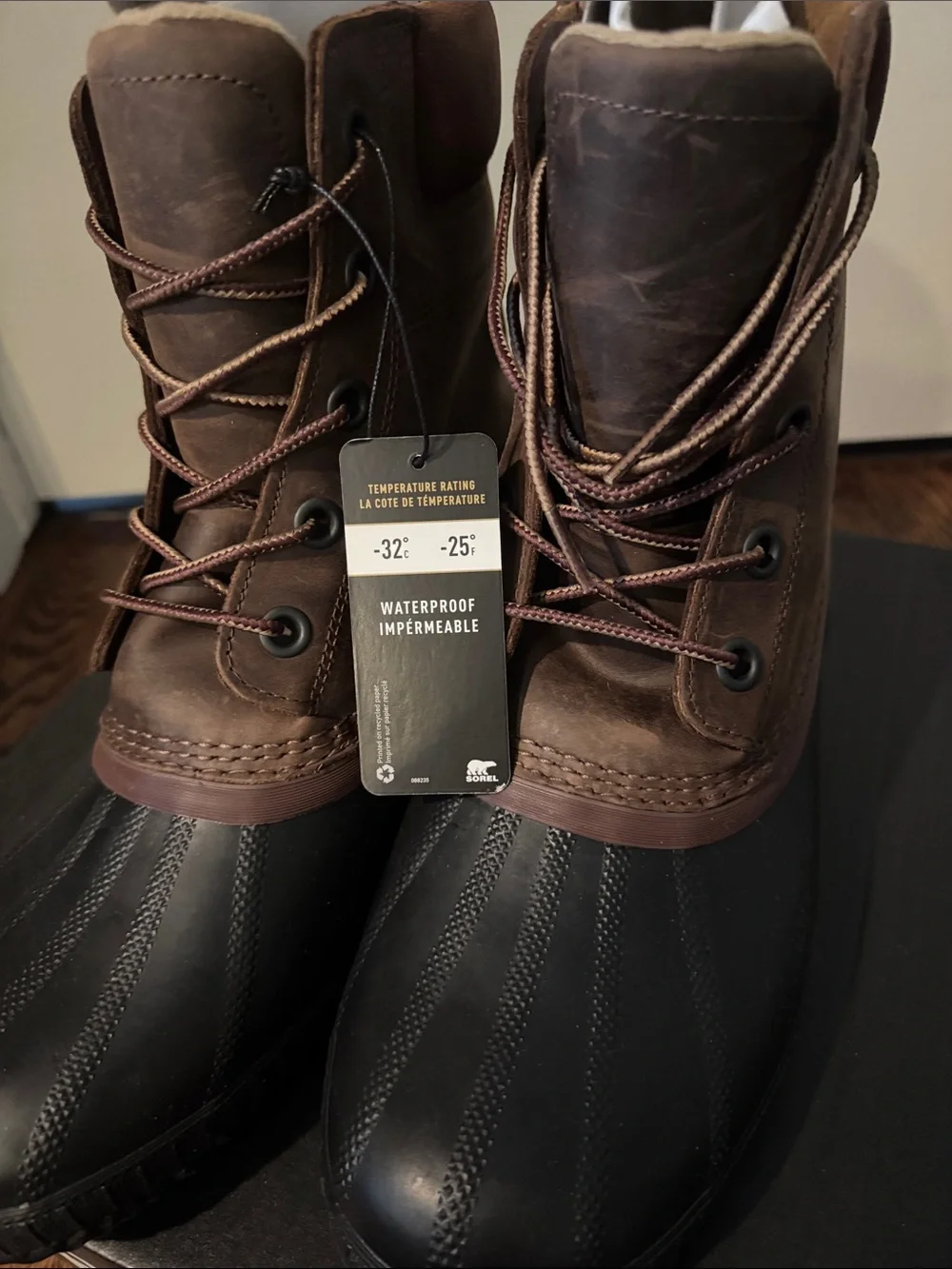 Sorel Cheyanne II tobacco black waterproof lace up boots. New, in box. Size 11